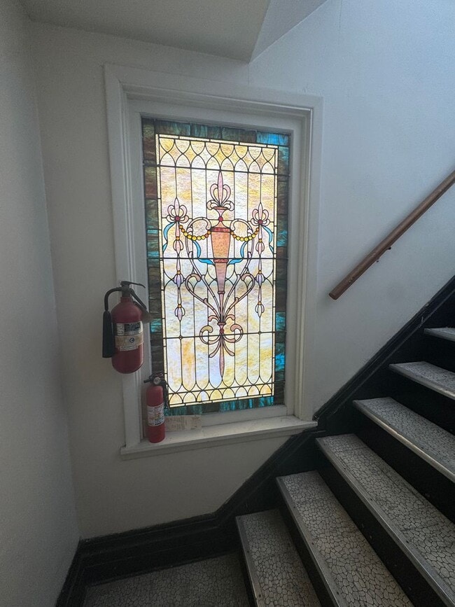 Building Photo - 212 N Highland Ave