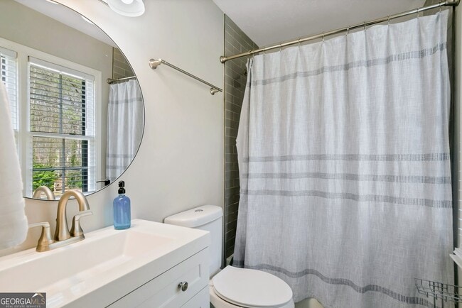 Building Photo - 65 Juliana Dr