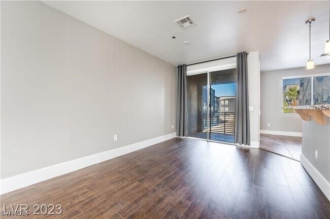 Building Photo - 9050 W Tropicana Ave