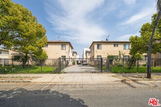 Building Photo - 914 S Gramercy Dr