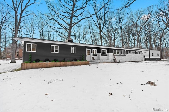 Primary Photo - 2566 Harrington Rd