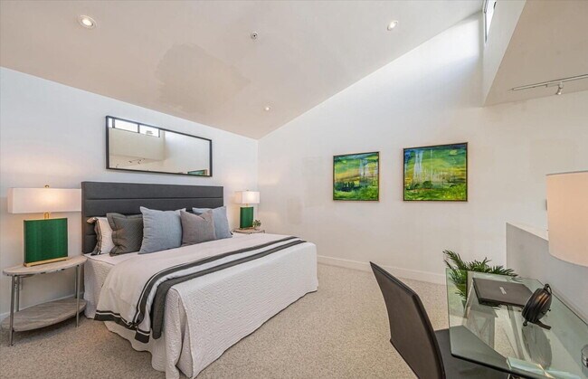 Building Photo - Upscale Living at Its Finest