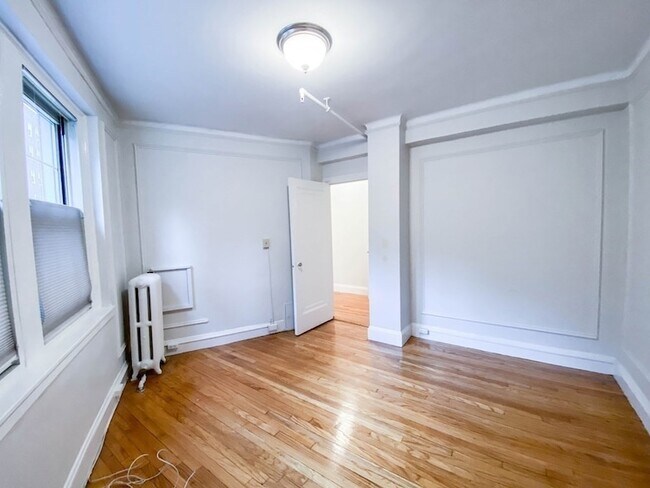 Building Photo - 1454 Beacon St