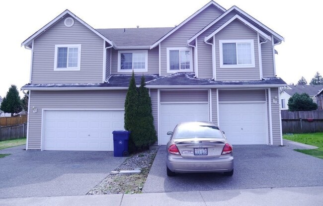 Building Photo - 3 bedroom 2.5 bath Lake Stevens town house