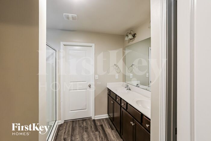 Building Photo - 9645 Hamel St