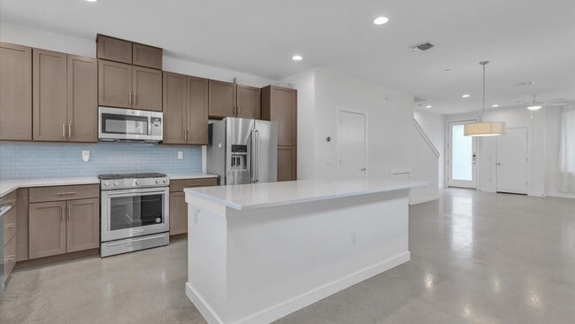 Building Photo - Prime Location Condo in the Heart of San Antonio!