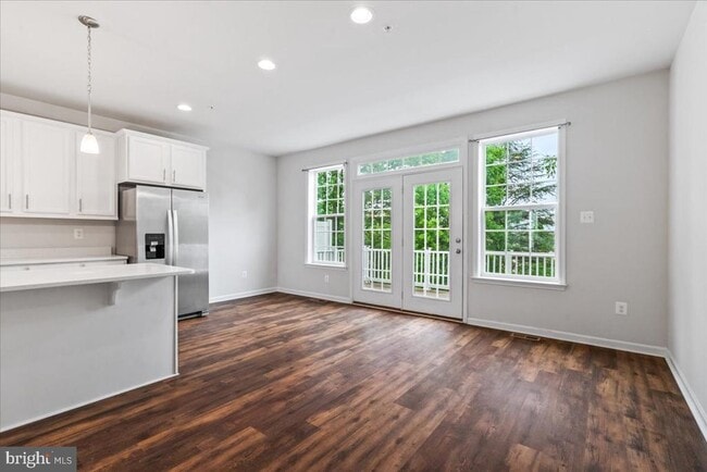 Building Photo - 309 Spring Bank Way