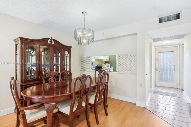 Building Photo - 2703 Nassau Bend