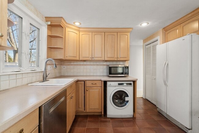 Building Photo - 8 Stanley St