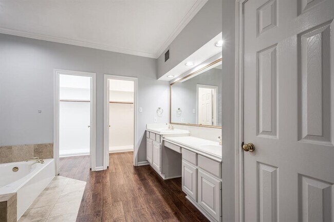 Building Photo - 4515 Tall Ridge Ct