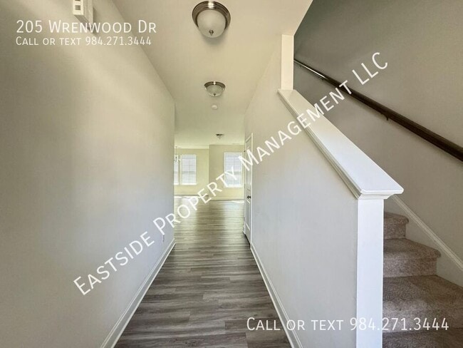 Building Photo - 205 Wrenwood Dr