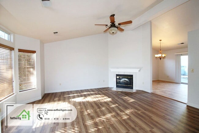 Building Photo - 2882 Sandstone Dr