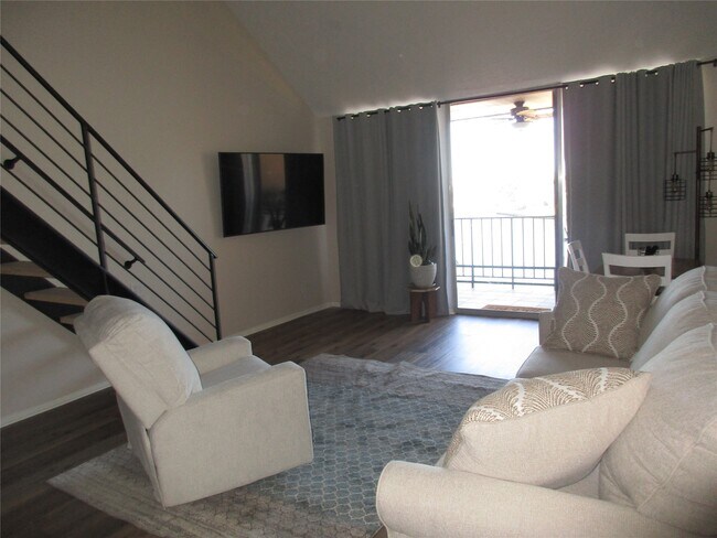 Building Photo - 12600 Melville Dr