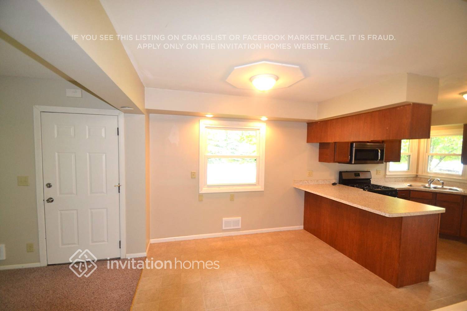 Building Photo - 6536 Arthur St NE