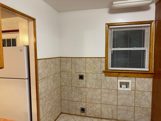 Building Photo - 2 Bedroom Downstairs Duplex in Norfolk