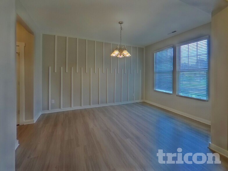 Building Photo - 710 Anglin Forest Way