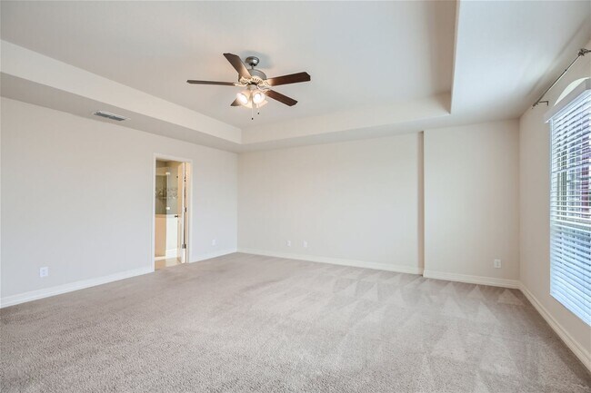Building Photo - Home in Weston Oaks!
