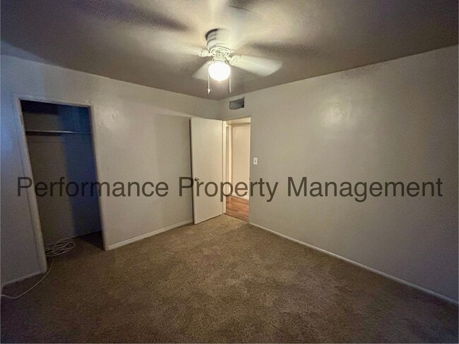 Building Photo - Charming 3 Bed/1 Bath House w/ RBP & Secur...