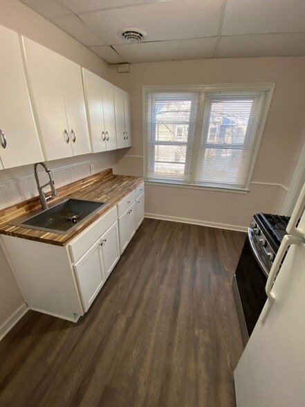 Building Photo - 200 Breckenridge St