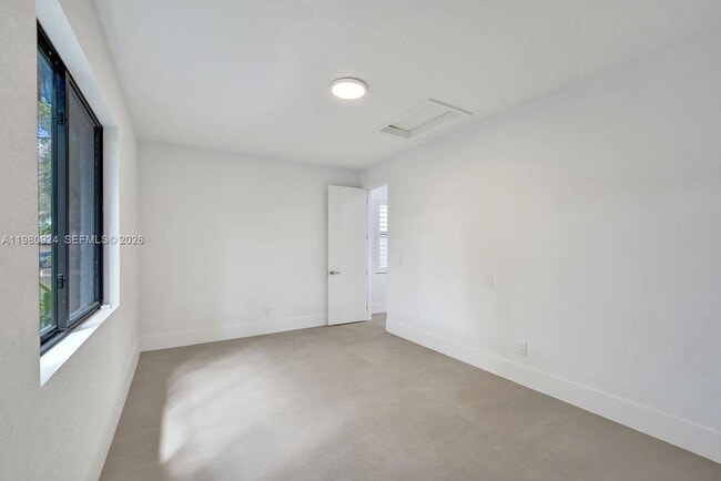 Building Photo - 4100 E Gardenia Ave