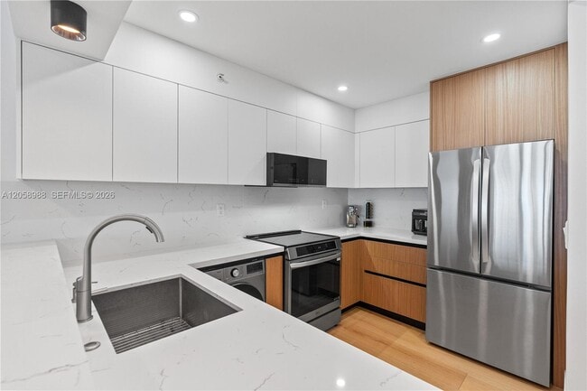 Building Photo - 2501 S Ocean Dr