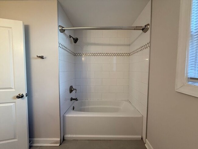 Building Photo - Spacious 4 Bedroom in North Nashville - Minutes from Downtown