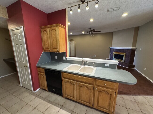 Building Photo - House Located On Cul-De-Sac & One Block Fr...