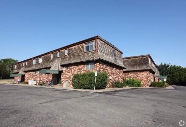 Building Photo - 1920 W Towanda Ave