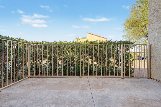 Building Photo - 16624 E Palisades Blvd