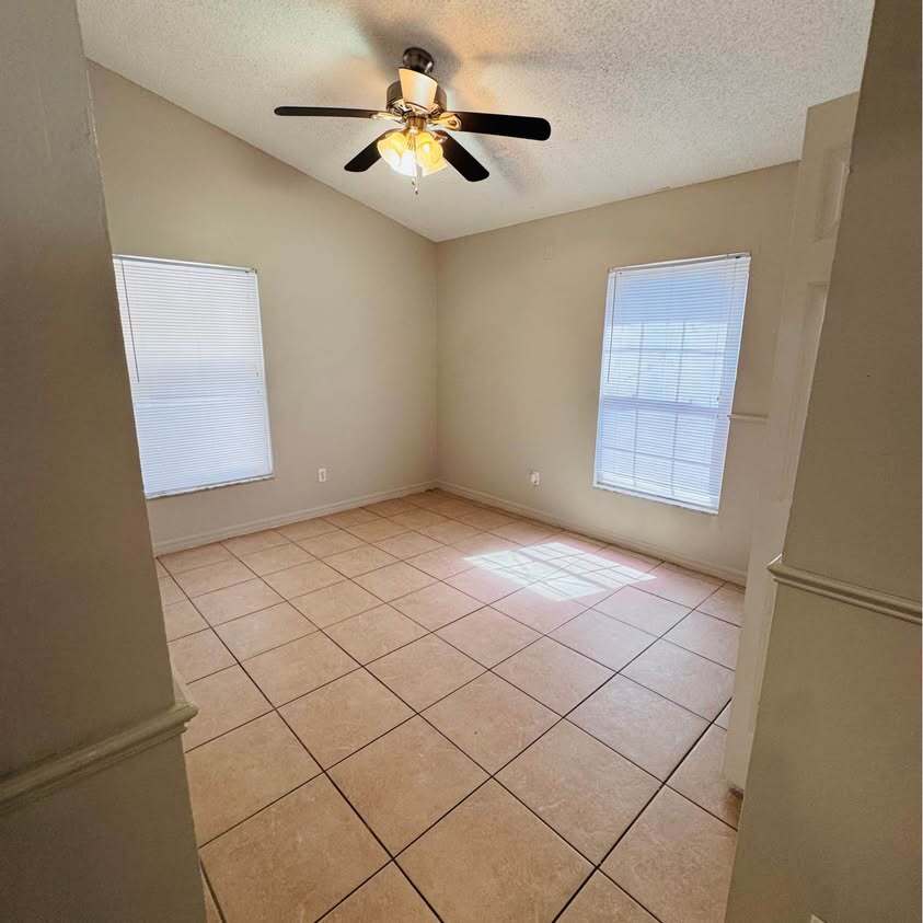 Building Photo - 9355 Dearmont Ave