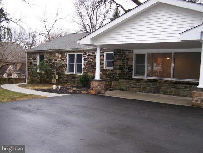 Building Photo - 708 Conestoga Rd