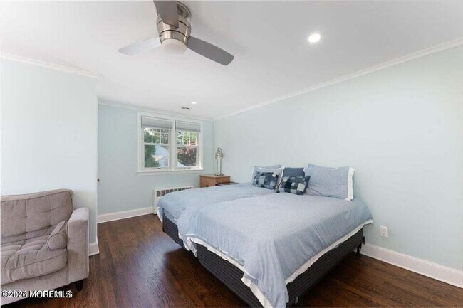 Building Photo - 1597 N Bay Ave