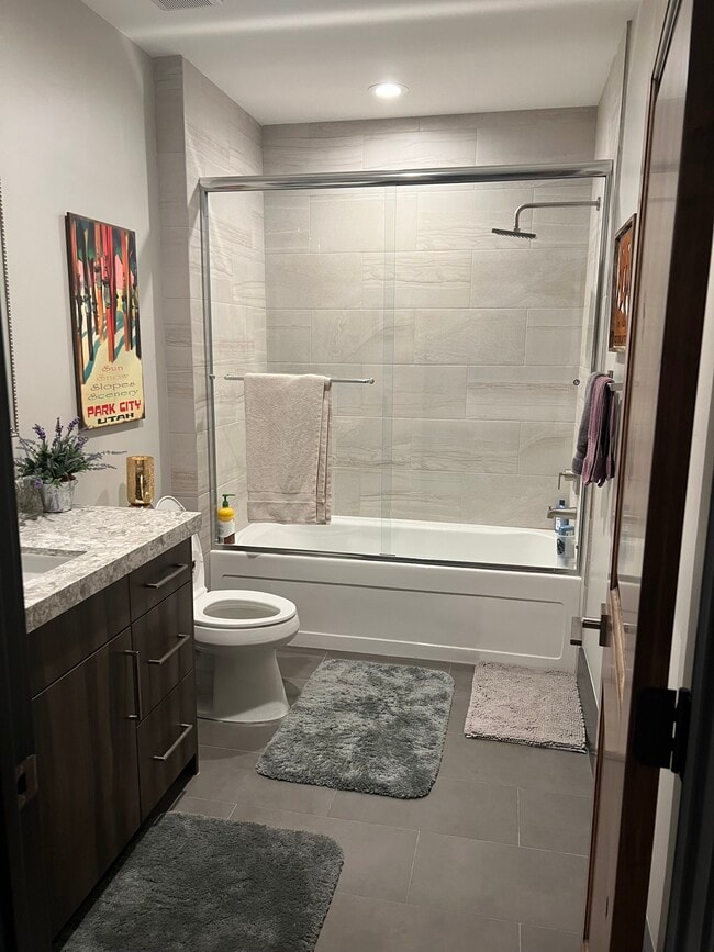 Building Photo - 5144 N Lauralwood St