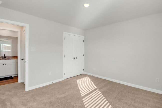 Building Photo - 8730 Thyme Mdw