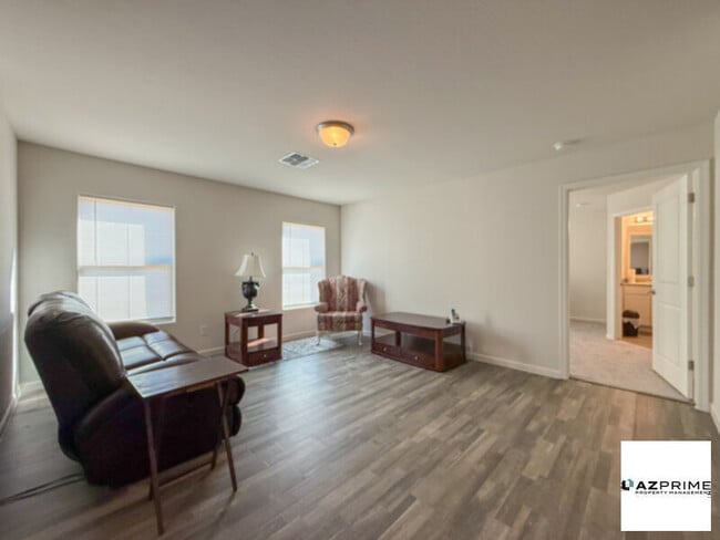 Building Photo - Imagine Cming Hme to This Stunning, New, Partially Furnished 4/2 gem in the Highly Sought-after Park