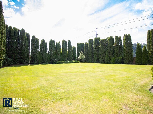 Building Photo - Beautiful 4BR Home Near Orting with Large Yard, Oversized Garage & A/C