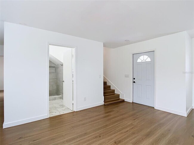 Building Photo - 3303 6th St SW
