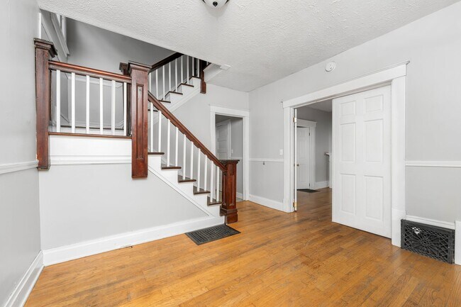 Building Photo - 1314 Oak St