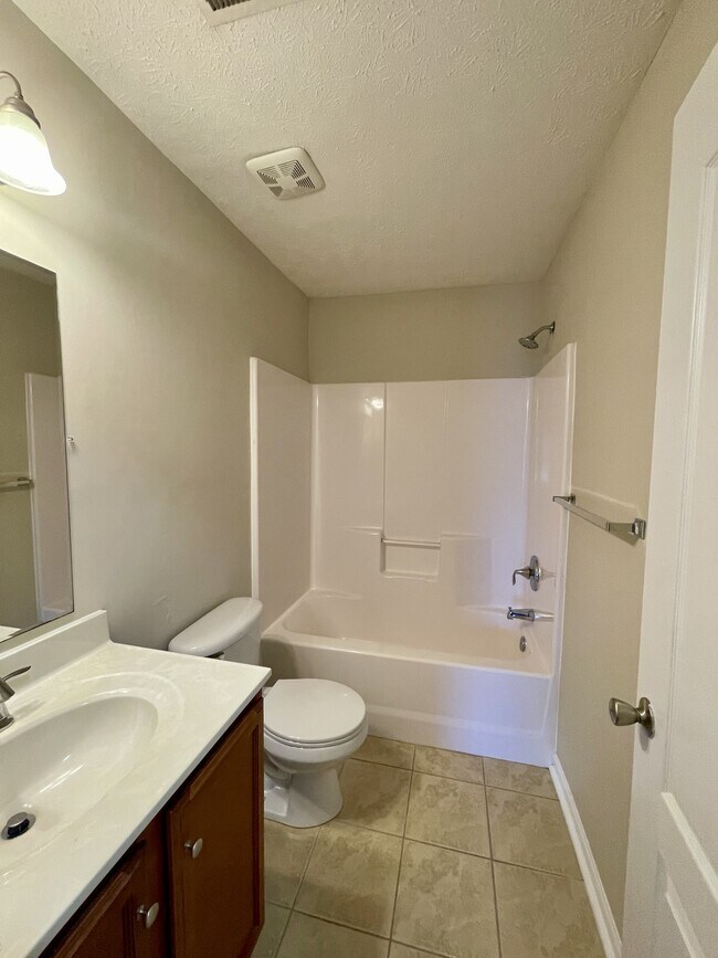 Building Photo - 607 Capstone Dr