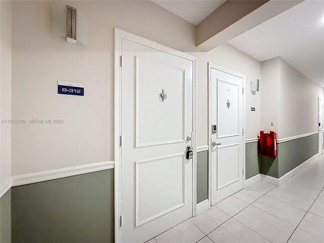 Building Photo - 2424 SE 17th St