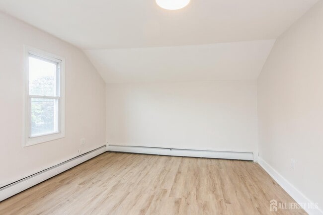 Building Photo - 176 Manalapan Rd