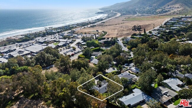 Building Photo - 6328 Frondosa Dr