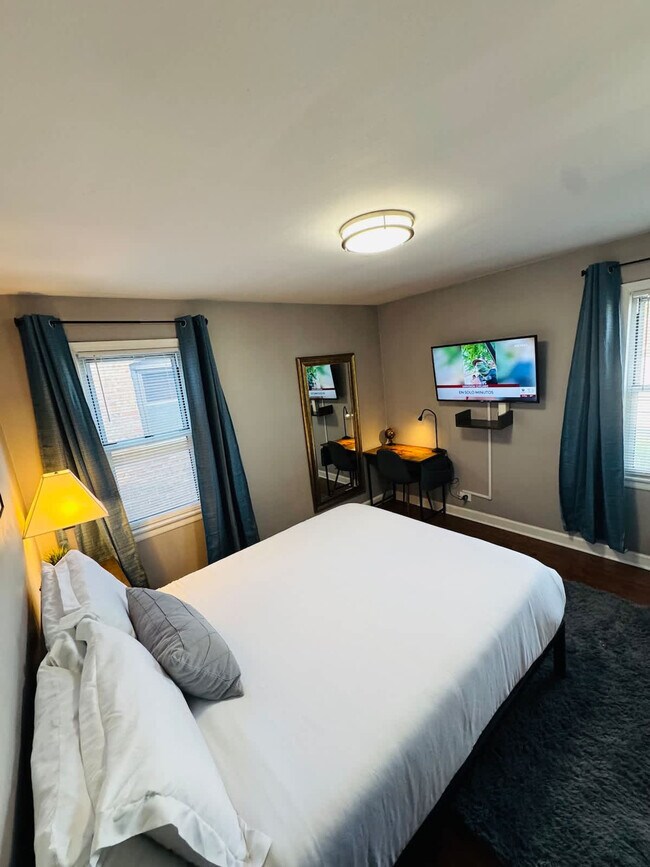 Building Photo - 6431 S Kenneth Ave