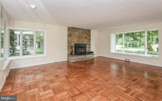 Building Photo - 8104 Heacock Ln