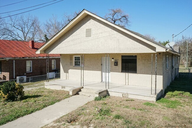 Building Photo - 307 Olivia Ln