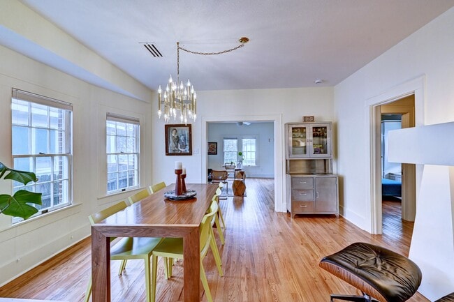 Building Photo - 3715 Avenue S 1/2