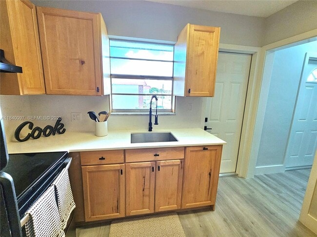 Primary Photo - 1490 NW 43rd Ave