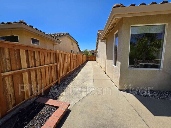 Building Photo - 10071 Wyatt Ranch Way