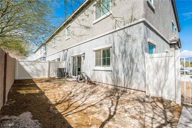 Building Photo - 2725 Rainy Meadows Ave