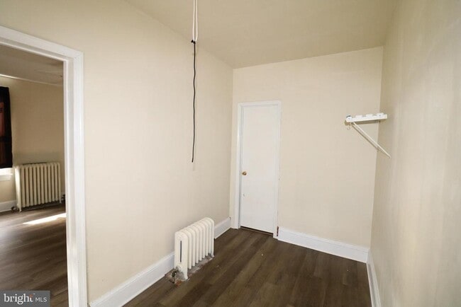 Building Photo - 403 Pennington Ave